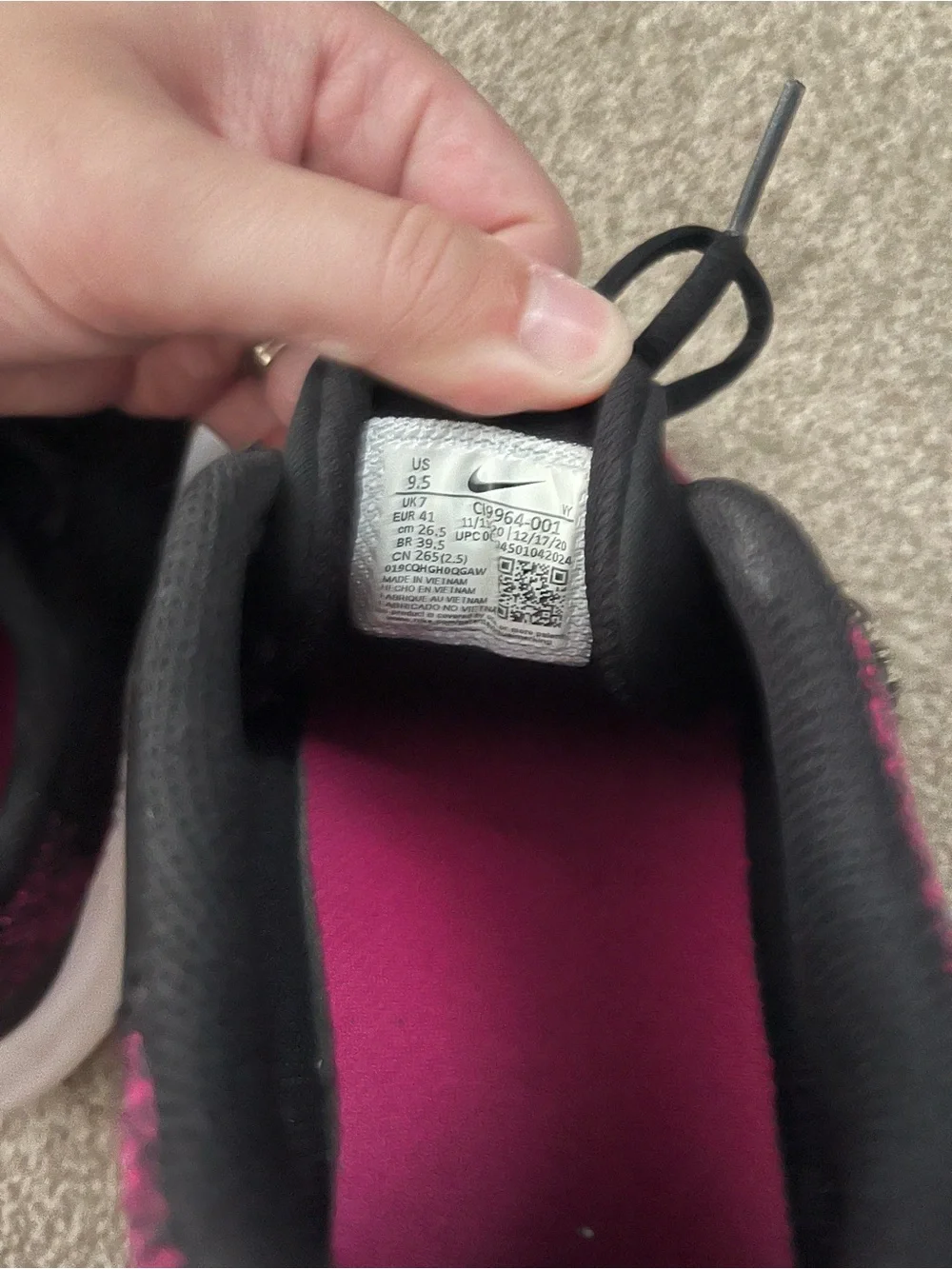 Nike Women's Athletic Shoes Black and Pink Knit